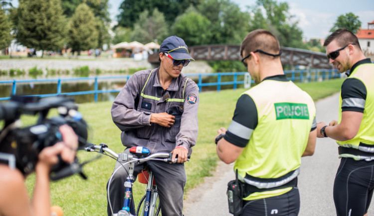 CO VY NA TO? Policejní kontroly cyklistů lidé vítají. Hlavně kvůli krádežím kol