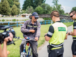 CO VY NA TO? Policejní kontroly cyklistů lidé vítají. Hlavně kvůli krádežím kol