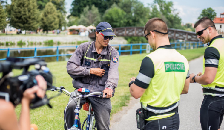 Policisté se při kontrolách zaměřují na cyklisty.