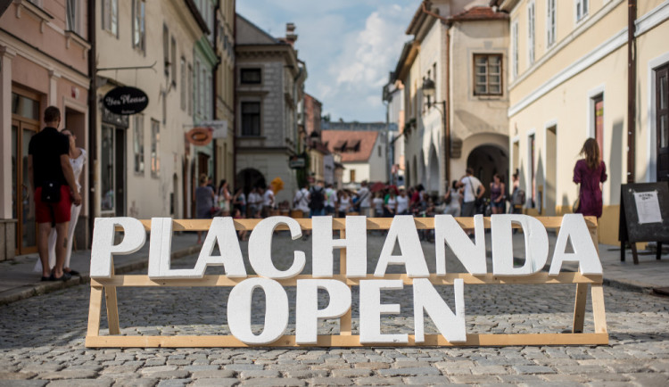 Plachanda open