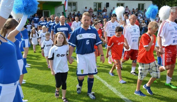 Fotbalová exhibice se uskuteční v sobotu 23. června ve Strunkovicích nad Blanicí.