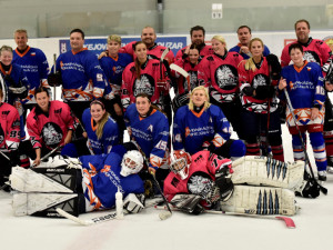 Exhibiční zápas předcházel vyhlášení výsledků Rybníkářské hokejové logy 2017/2018.