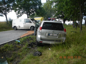 Tři zraněné osoby si vyžádala dopravní nehoda osobního automobilu a dodávky včera, ve středu 27. června.