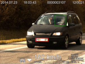 Míříte na dovolenou? Ve Francii raději sundejte nohu z plynu