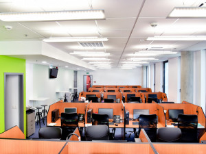 Společnost ATODA našla útočiště v nemodernější českobudějovické budově, v Pianu.