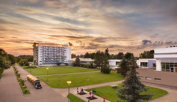 Součástí Slatinných lázní Třeboň jsou Bertiny lázně a Lázně Aurora (na ilustračním snímku).