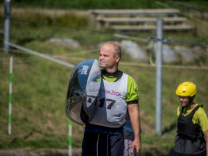 Do Českého Vrbného se sjeli vodáčtí veteráni. Své síly měřili na divoké vodě.