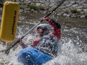 Do Českého Vrbného se sjeli vodáčtí veteráni. Své síly měřili na divoké vodě.