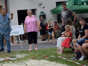 V Číčenicích se hrál pétanque.