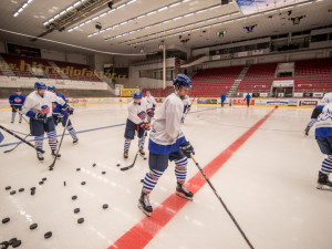 Hokejisté Motoru už trénují v Budvar aréně.
