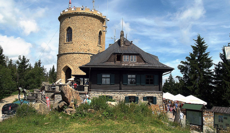 Rozhledna horská chata Kleť.