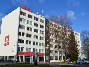Budova VŠTE.
