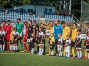 Paráda na úvod, Dynamo porazilo Třinec.