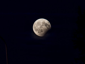 Obloha nabídne úplné zatmění Měsíce, nejdelší v tomto století