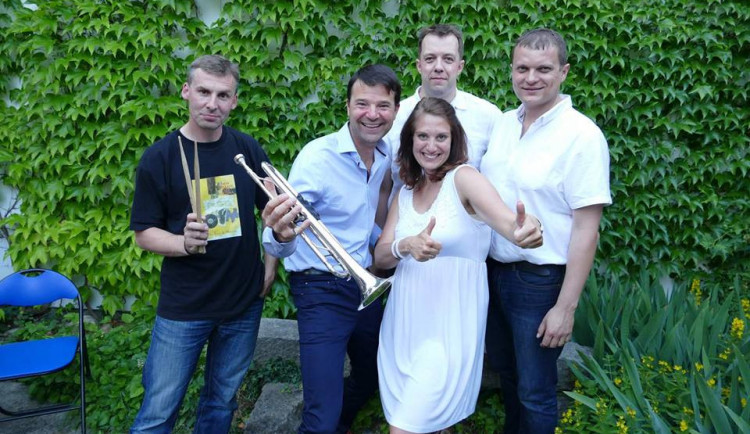 Two Towers Hulu Jazz