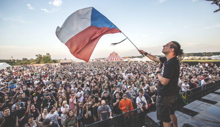 VIDEO: Let It Roll klepe na dveře. Největší drum and bassový festival proběhne opět v Milovicích
