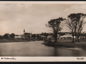 : Pohled na Dolní Vltavici od jihovýchodu.  (Josef Wolf, bez datace, zdroj: soukromá sbírka Jiří a Lenka Hůlkovi)