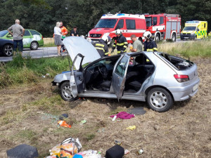 FOTO: Havaroval autobus, hořel statek, vzplály i zemědělské stroje. Hasiči zasahovali i u nehod