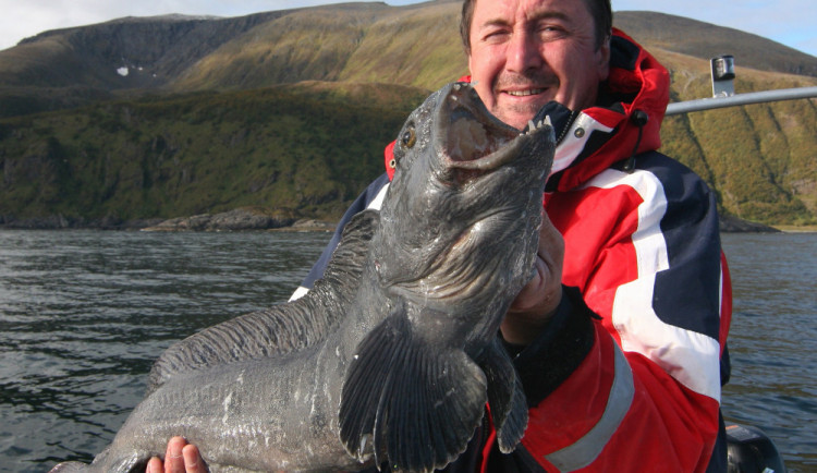 Ivan Finta se svým úlovkem. A podle něj je vlkouš obecný je zubatá potvora.