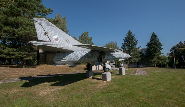 Jihočeský kraj převzal největší část původního vojenského letiště v Plané