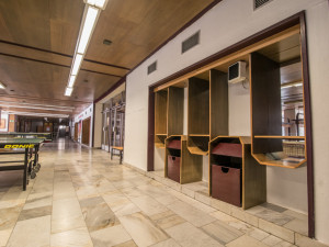 Mimo sezonu se většina sportovišť opravuje. V případě všesportovní haly ale k žádným opravám nedošlo kvůli tomu, že se počítalo s jejím zbouráním.