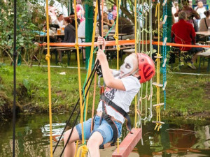 Festival bude slavnostně zahájen v pátek 10. srpna od 13 hodin a potěší všechny milovníky loutek, divadla, hudby, baletu, nového cirkusu, výtvarného i jiného umění a hlavně kvalitní zábavy.
