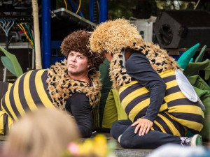 Festival bude slavnostně zahájen v pátek 10. srpna od 13 hodin a potěší všechny milovníky loutek, divadla, hudby, baletu, nového cirkusu, výtvarného i jiného umění a hlavně kvalitní zábavy.