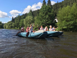 Sucho trápí i jihočeské řeky. Vodáci je ale stále mohou splouvat