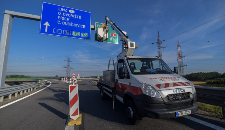 Hlavní tah mezi Ševětínem a Borkem je na dva týdny zavřený. Jižní Čechy trápí i další uzavírky