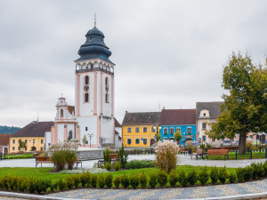 Jihočeská centrála cestovního ruchu ve spolupráci s Jihočeským krajem a nadací ČEZ připravili pro letošní rok další rozšíření sítě půjčoven elektrokol.