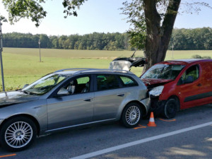 Tři dopravní nehody uzavřely silnici 603 mezi Chotýčany a Borkem.