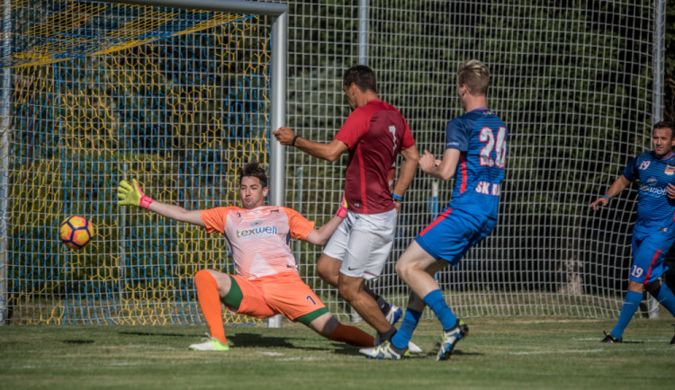 V areálu fotbalového hřiště v Plané u Českých Budějovic oslavili 80. výročí založení tamní sportovní klub a 95. výročí vzniku sbor dobrovolných hasičů