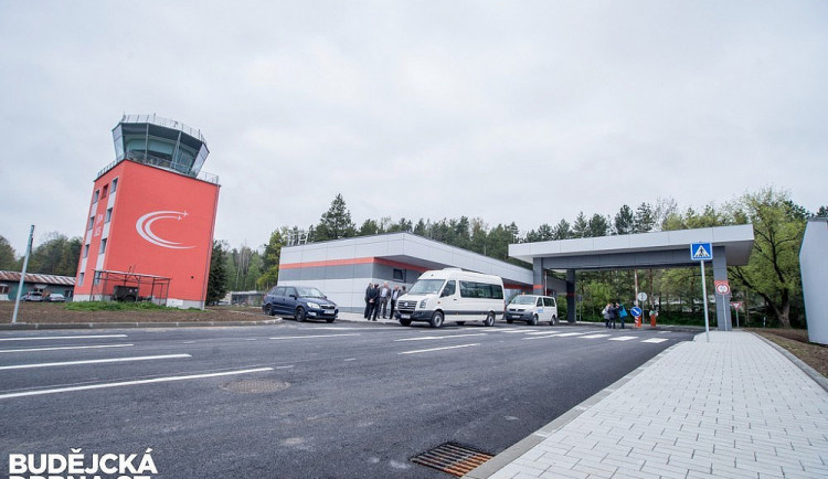 Spor o řízení letiště v Plané u Českých Budějovic. Možná se poprvé v tuzemsku objeví digitální věž