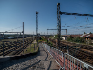 Práce na teplárenských horkovodech v areálu vlakového nákladového nádraží, a v délce 442 metrů přes tento areál.