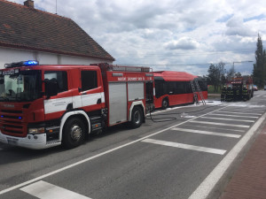 V Hrdějcích hořel autobus městské hromadné dopravy