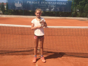 Mladí tenisté klubu  LTC Tonstav-Service České Budějovice se při turnajích činí.