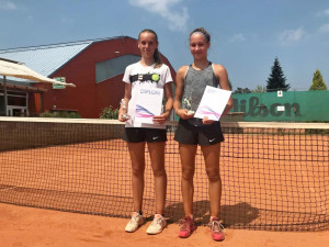 Mladí tenisté klubu  LTC Tonstav-Service České Budějovice se při turnajích činí.