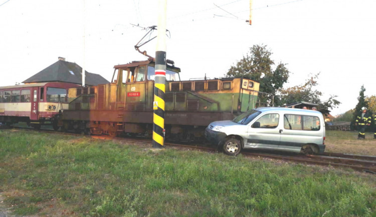 Na Táborsku se srazil další vlak s autem. Zraněn byl jeden člověk