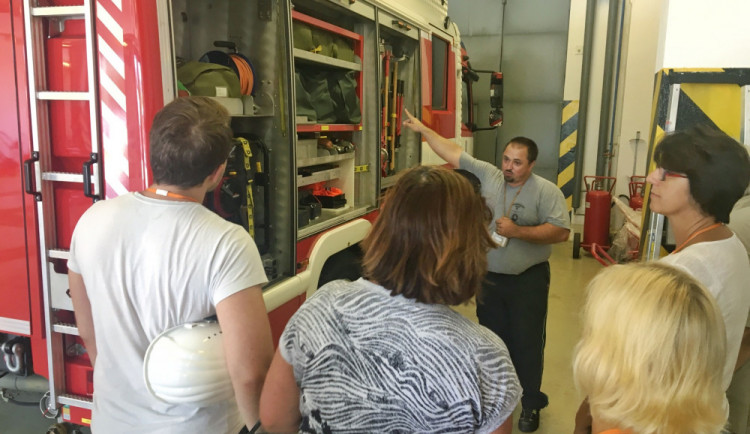 Svoji techniku představili návštěvníků i místni hasici