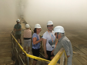 Nejatraktivnější částí prohlídky byla návštěva vnitřku chladicí věže přímo za provozu