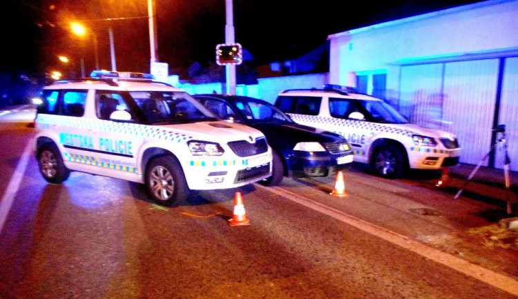 Zdrogovaný řidič ujížděl budějckým strážníkům v kradeném autě