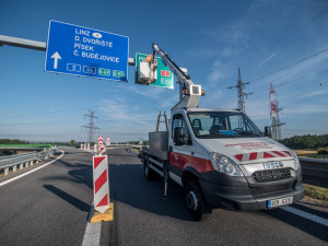 Končí uzavírka frekventované silnice mezi Ševětínem a Borkem