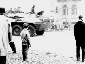 Srpen 1968 v Českých Budějovicích, hlavní pošta.