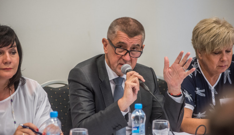 Andrej Babiš by měl podle Makrlíka dostat státní vyznamenání.
