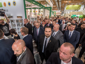 Ani letos nechyběl na slavnostním zahájení mezinárodního agrosalonu Země živitelka v Českých Budějovicích prezident České republiky Miloš Zeman.
