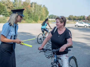 Dopravně preventivní akce zaměřená na cyklisty v Českých Budějovicích.
