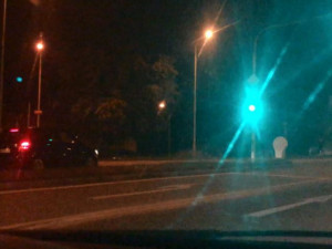 VIDEO: Osobní auto jelo do Budějc v protisměru