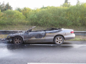 U Písku hořelo auto. Škoda se vyšplhala na dvě stě tisíc korun