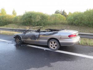 U Písku hořelo auto. Škoda se vyšplhala na dvě stě tisíc korun
