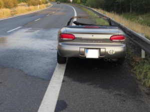 U Písku hořelo auto. Škoda se vyšplhala na dvě stě tisíc korun